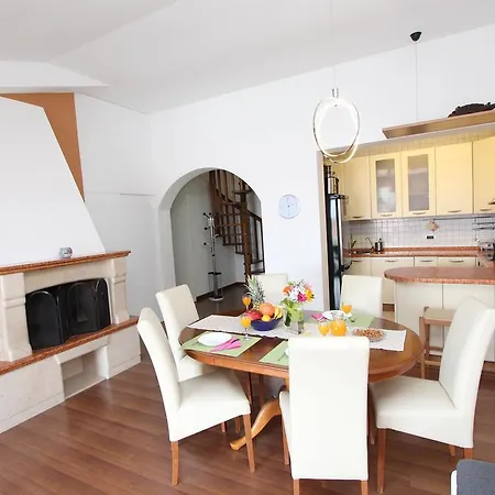 Tanja * Ρόβινι